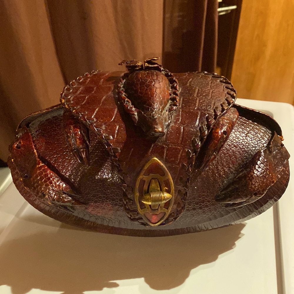 Vintage Armadillo Handbag - Picture 1 of 5